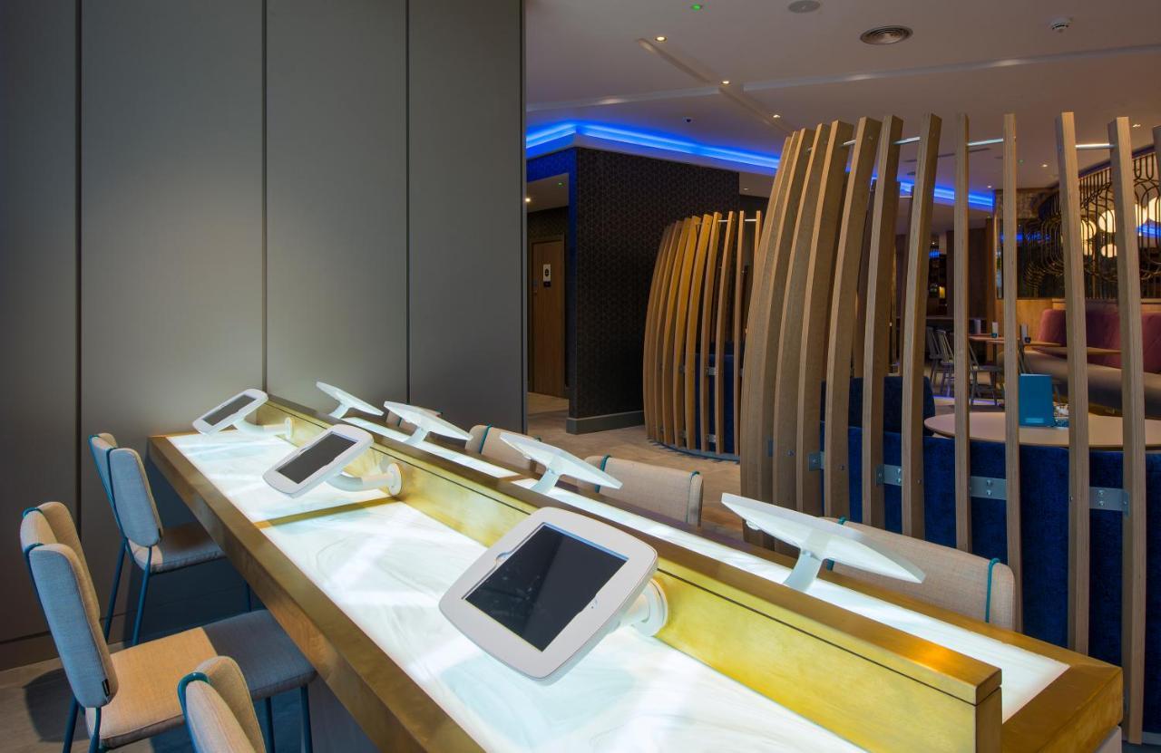Novotel London Heathrow Airport T1 T2 And T3 Hotel Hayes (Greater London)