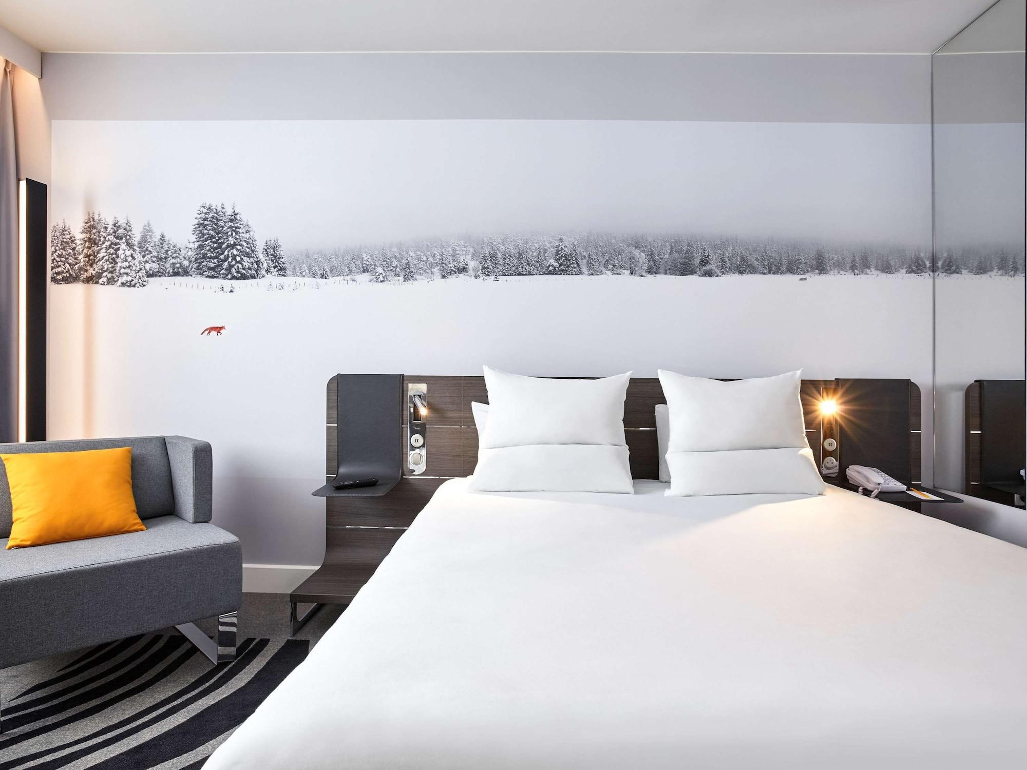Novotel London Heathrow Airport T1 T2 And T3 Hotel 4*